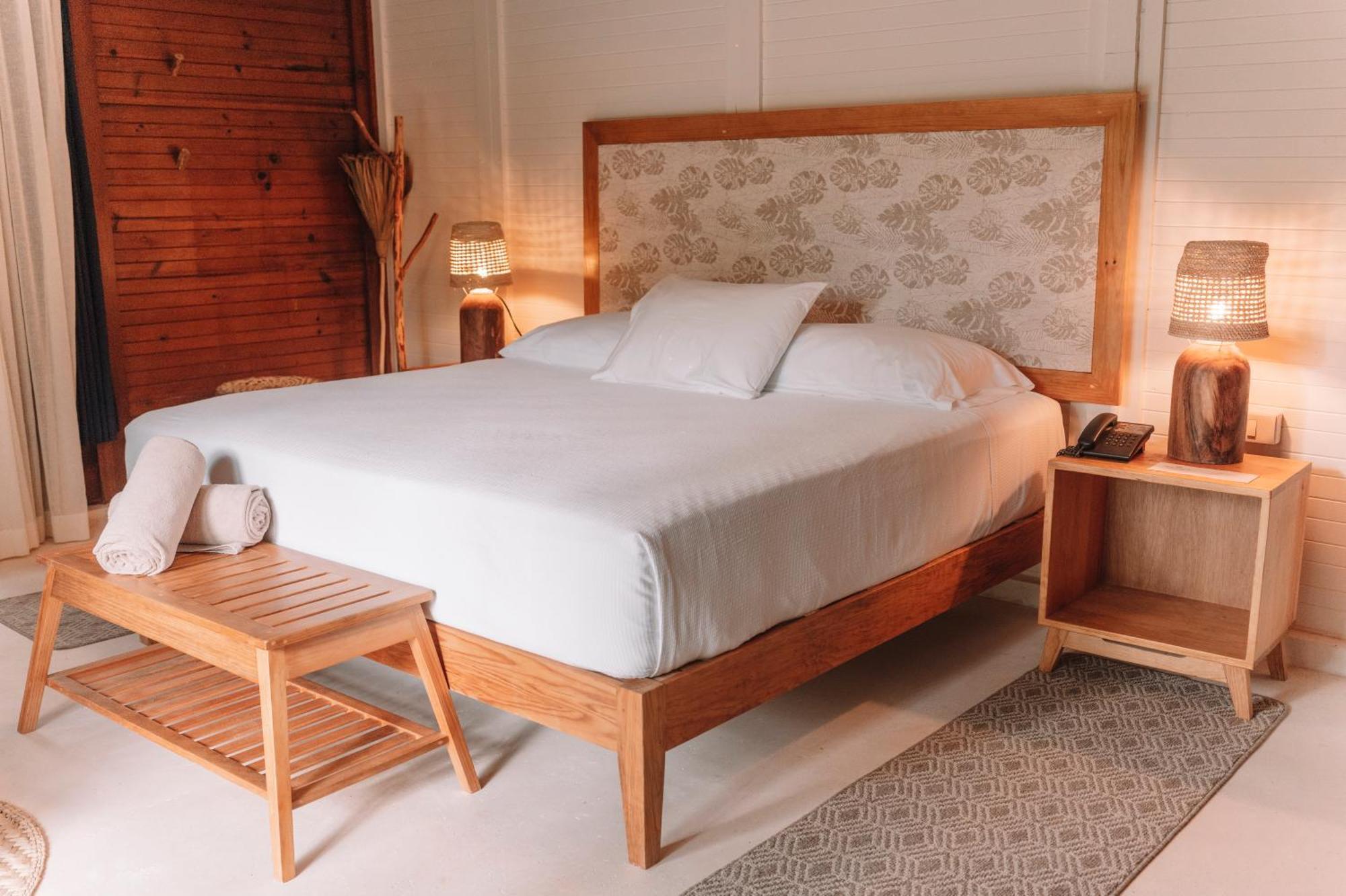 Petit Lafitte Front Hotel&bungalows Hotel